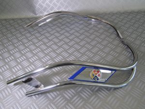 VESPA 50cc & Primavera Entourages de tablier double, fond bleu. (a)