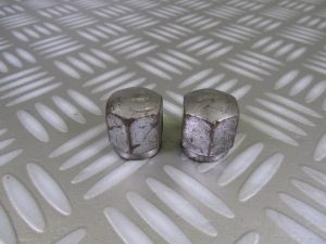 LAMBRETTA LD Écrous de roue avant. (a)