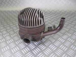 VESPA ACMA 1954 / 1958 125cc Cylindre. (b)