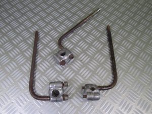 Windshield rod support. (e)